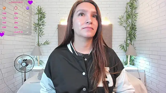 miataylorr1 online show from February 3, 11:53 am