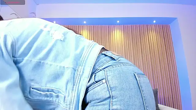 miataylorr1 online show from March 10, 11:42 am