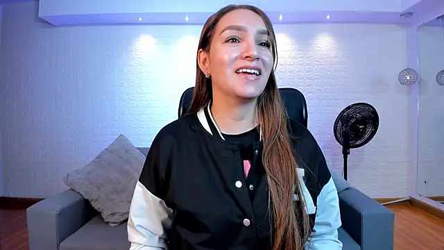 miataylorr1 online show from September 10, 12:16 pm