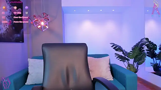 miataylorr1 online show from November 24, 11:43 am