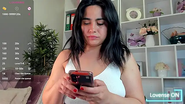 Snapshot of EmaBrownie chatting on July 12, 6:10 pm EmaBrownie online show from July 12, 6:10 pm