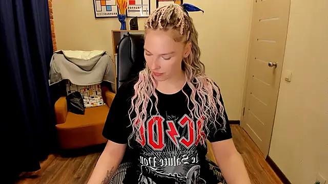  fiona Love online show from March 5, 8:16 pm