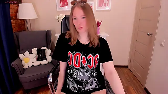 Snapshot of _fiona_Love chatting on May 3, 8:37 pm fiona Love online show from May 3, 8:37 pm