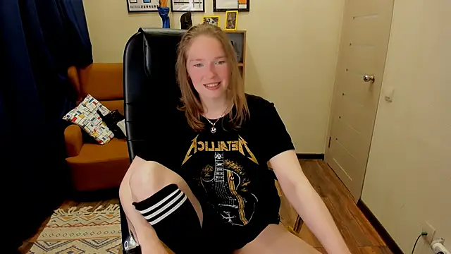 Snapshot of _fiona_Love chatting on May 16, 8:07 pm fiona Love online show from May 16, 8:07 pm