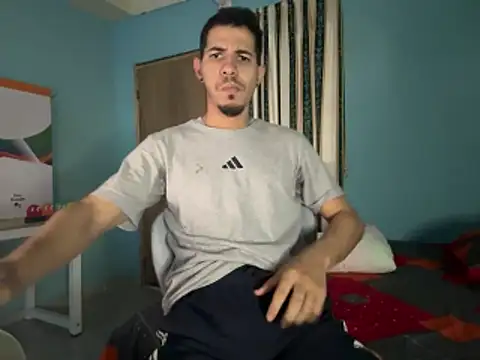 Snapshot of steven_clain chatting on May 11, 7:11 pm steven clain online show from May 11, 7:11 pm