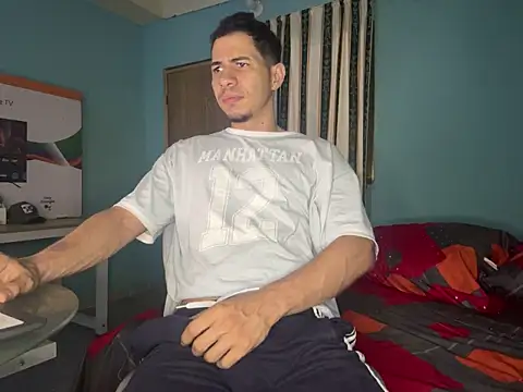 Snapshot of steven_clain chatting on June 18, 6:45 pm steven clain online show from June 18, 6:45 pm