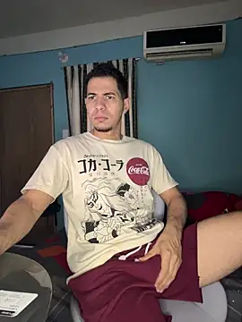 Snapshot of steven_clain chatting on June 20, 1:25 pm steven clain online show from June 20, 1:25 pm