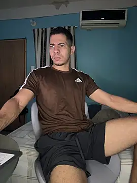 Snapshot of steven_clain chatting on June 24, 11:09 am steven clain online show from June 24, 11:09 am