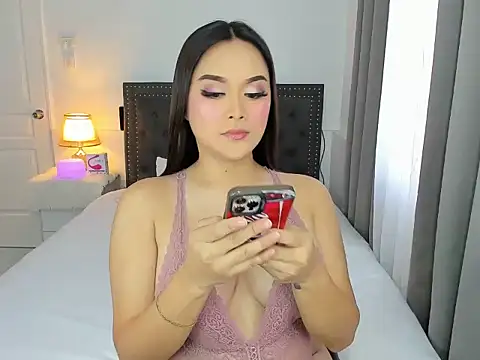 Snapshot of cyberanita chatting on June 4, 11:22 pm cyberanita online show from June 4, 11:22 pm