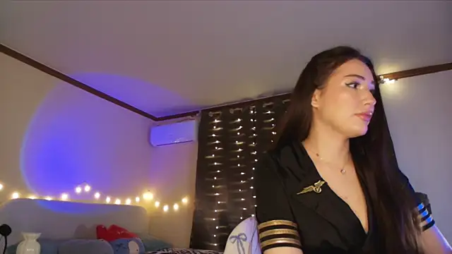 Snapshot of SoeTheReal chatting on February 4, 8:47 pm SoeTheReal online show from February 4, 8:47 pm