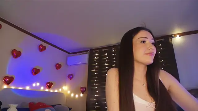 Snapshot of SoeTheReal chatting on February 11, 6:13 pm SoeTheReal online show from February 11, 6:13 pm