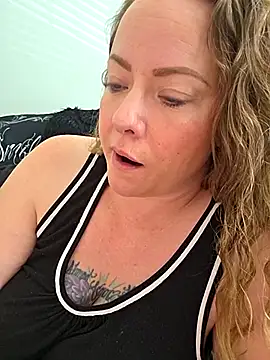 julimonroe online show from February 21, 5:14 pm