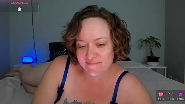 julimonroe online show from April 27, 3:04 am