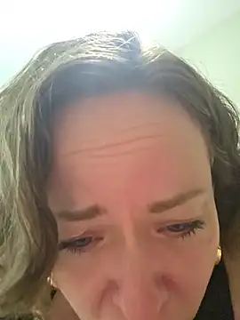 julimonroe online show from May 22, 2:51 am