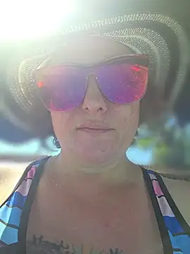 julimonroe online show from July 3, 4:46 pm
