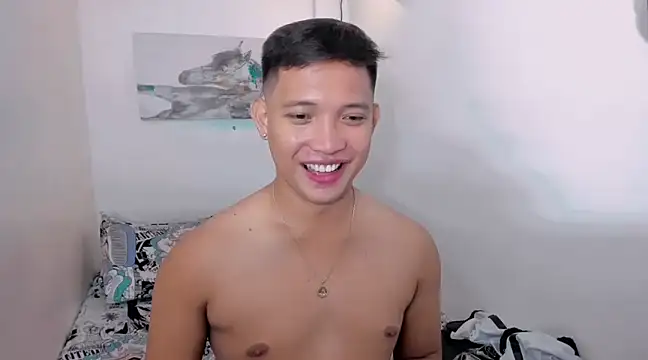 Snapshot of xSebastian19 chatting on February 25, 7:03 pm xSebastian19 online show from February 25, 7:03 pm