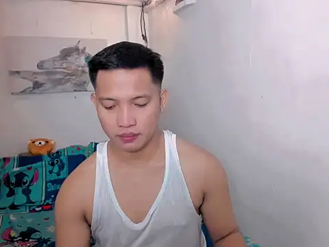 Snapshot of xSebastian19 chatting on May 7, 10:09 am xSebastian19 online show from May 7, 10:09 am