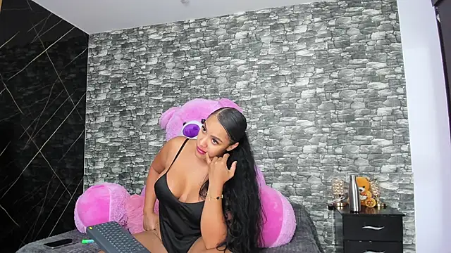 Snapshot of HeidyWillss chatting on February 13, 7:10 pm HeidyWillss online show from February 13, 7:10 pm