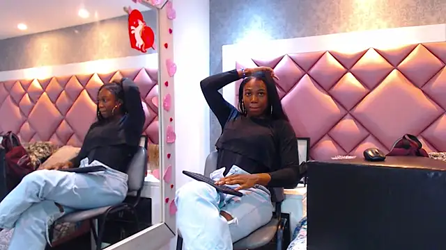 DanielaDuff online show from September 9, 7:35 pm