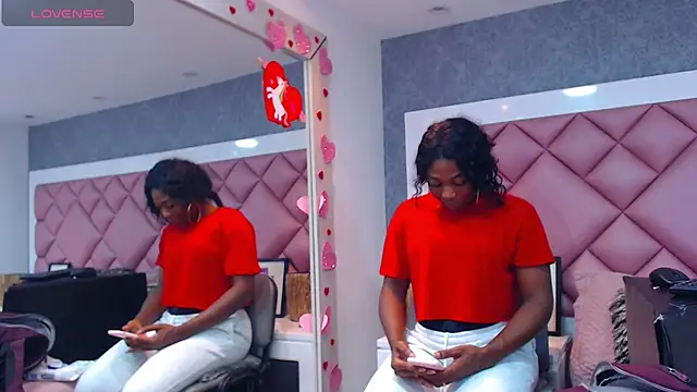 DanielaDuff online show from October 25, 7:41 pm