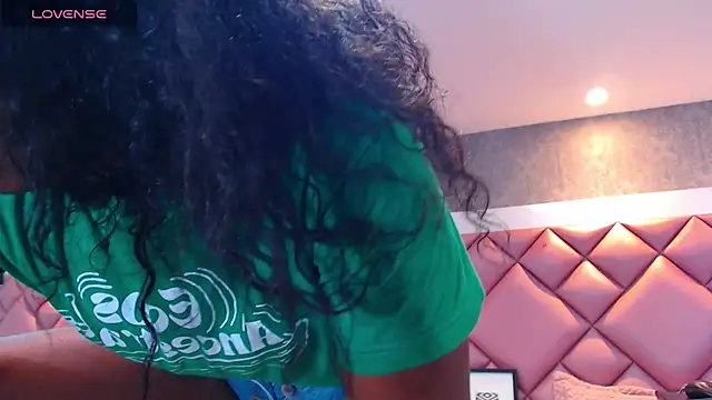 DanielaDuff online show from November 21, 7:45 pm