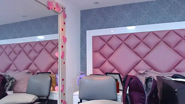 DanielaDuff online show from February 6, 7:39 pm