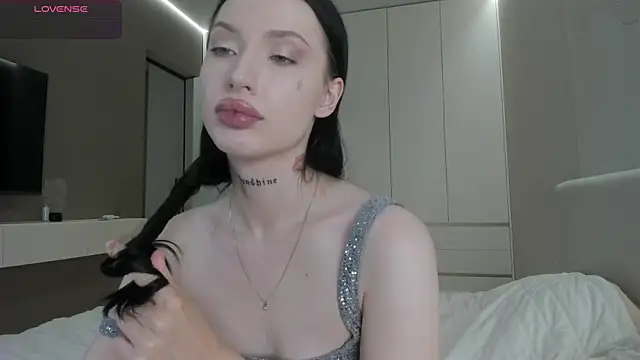 JenniferQueen11 online show from July 29, 7:23 pm