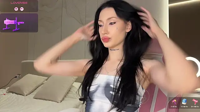 JenniferQueen11 online show from August 8, 5:48 pm