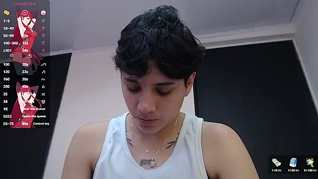 Snapshot of bad_giirl_ chatting on February 28, 6:41 pm bad giirl  online show from February 28, 6:41 pm