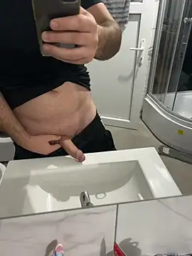 Snapshot of Vld121 chatting on February 16, 8:22 pm Vld121 online show from February 16, 8:22 pm