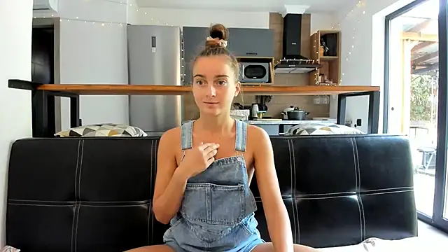 Snapshot of ElizSweet chatting on November 25, 9:09 am ElizSweet online show from November 25, 9:09 am