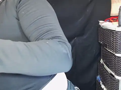 Snapshot of x12inchanaconda chatting on March 26, 12:39 am x12inchanaconda online show from March 26, 12:39 am