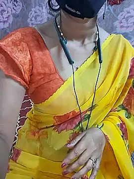 Snapshot of XBHUUME chatting on December 3, 5:23 pm XBHUUME online show from December 3, 5:23 pm