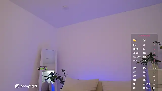 Snapshot of Fallinlove1 chatting on January 6, 12:20 pm Fallinlove1 online show from January 6, 12:20 pm