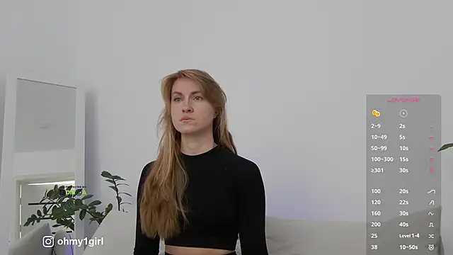 Snapshot of Fallinlove1 chatting on January 12, 8:41 am Fallinlove1 online show from January 12, 8:41 am