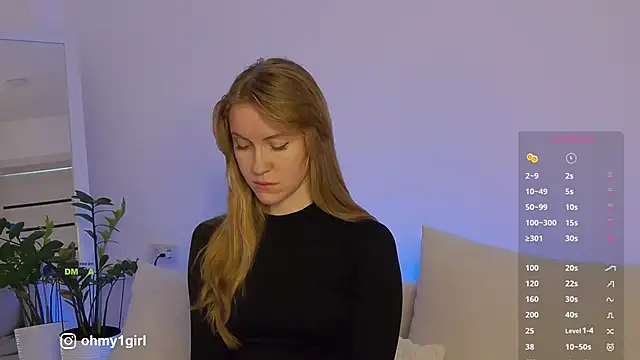 Snapshot of Fallinlove1 chatting on February 4, 12:00 pm Fallinlove1 online show from February 4, 12:00 pm