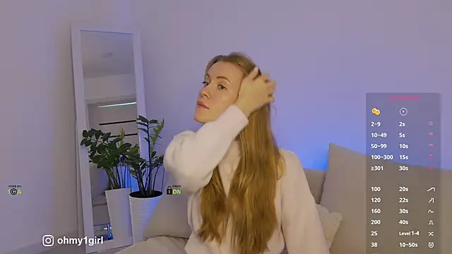 Snapshot of Fallinlove1 chatting on February 5, 12:43 pm Fallinlove1 online show from February 5, 12:43 pm