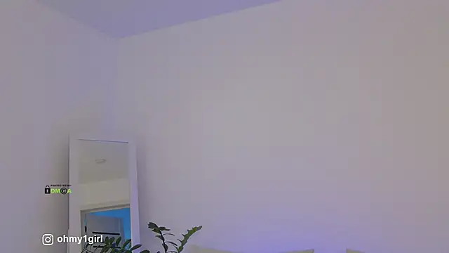 Snapshot of Fallinlove1 chatting on February 25, 3:32 pm Fallinlove1 online show from February 25, 3:32 pm