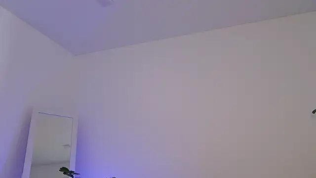 Snapshot of Fallinlove1 chatting on March 13, 1:18 pm Fallinlove1 online show from March 13, 1:18 pm