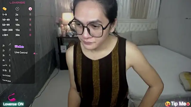 Snapshot of xAsianSweetHeart chatting on October 28, 10:56 pm xAsianSweetHeart online show from October 28, 10:56 pm