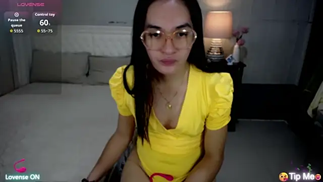 Snapshot of xAsianSweetHeart chatting on June 20, 11:29 pm xAsianSweetHeart online show from June 20, 11:29 pm