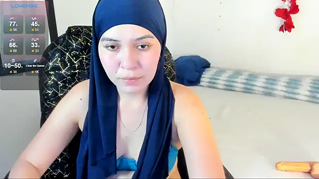 Snapshot of MatchedEyebrow chatting on May 6, 7:52 pm MatchedEyebrow online show from May 6, 7:52 pm