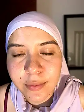 Snapshot of MatchedEyebrow chatting on May 13, 9:22 pm MatchedEyebrow online show from May 13, 9:22 pm