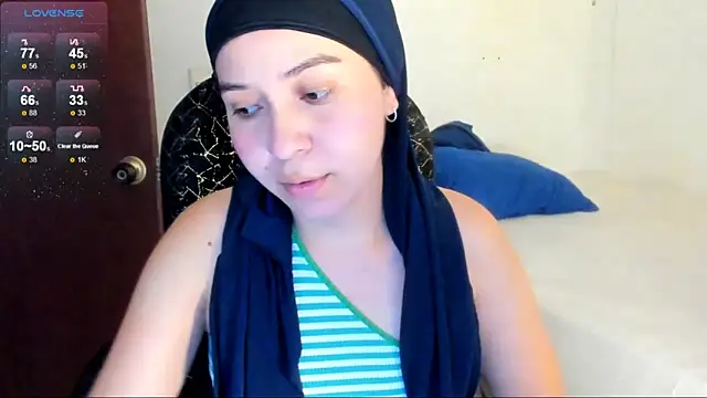Snapshot of MatchedEyebrow chatting on May 16, 9:24 pm MatchedEyebrow online show from May 16, 9:24 pm