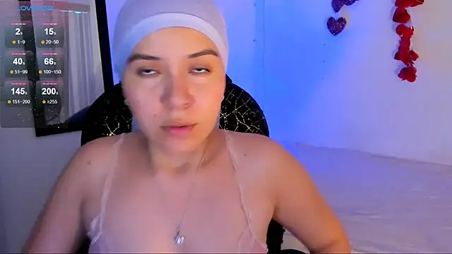 Snapshot of MatchedEyebrow chatting on May 19, 8:04 pm MatchedEyebrow online show from May 19, 8:04 pm