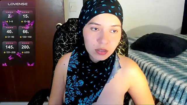 Snapshot of MatchedEyebrow chatting on June 5, 9:42 pm MatchedEyebrow online show from June 5, 9:42 pm