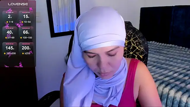Snapshot of MatchedEyebrow chatting on June 11, 8:51 pm MatchedEyebrow online show from June 11, 8:51 pm