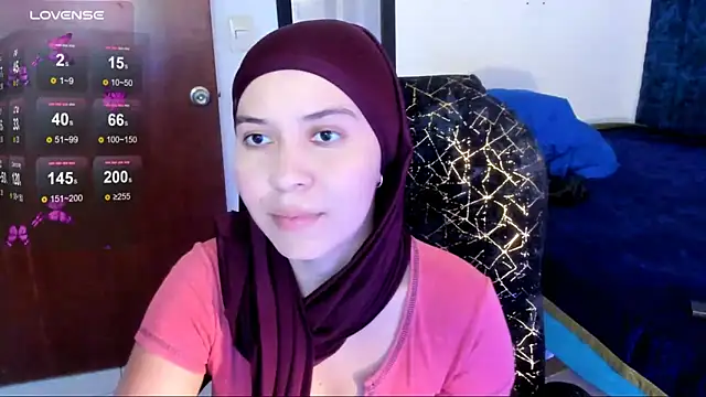 Snapshot of MatchedEyebrow chatting on June 18, 9:08 pm MatchedEyebrow online show from June 18, 9:08 pm