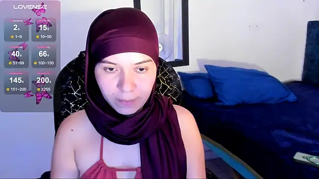Snapshot of MatchedEyebrow chatting on June 21, 11:18 pm MatchedEyebrow online show from June 21, 11:18 pm