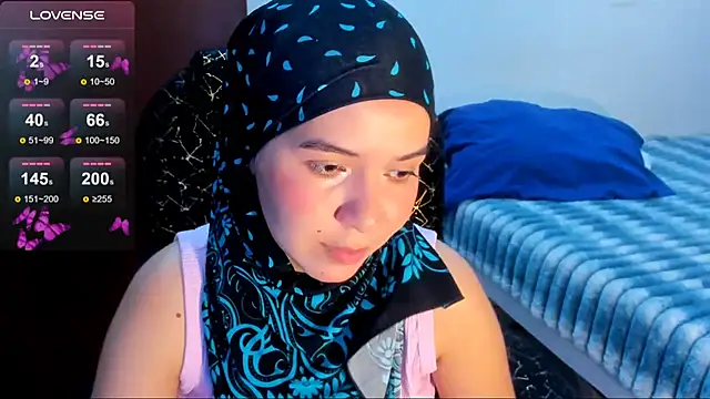 Snapshot of MatchedEyebrow chatting on July 23, 9:24 pm MatchedEyebrow online show from July 23, 9:24 pm